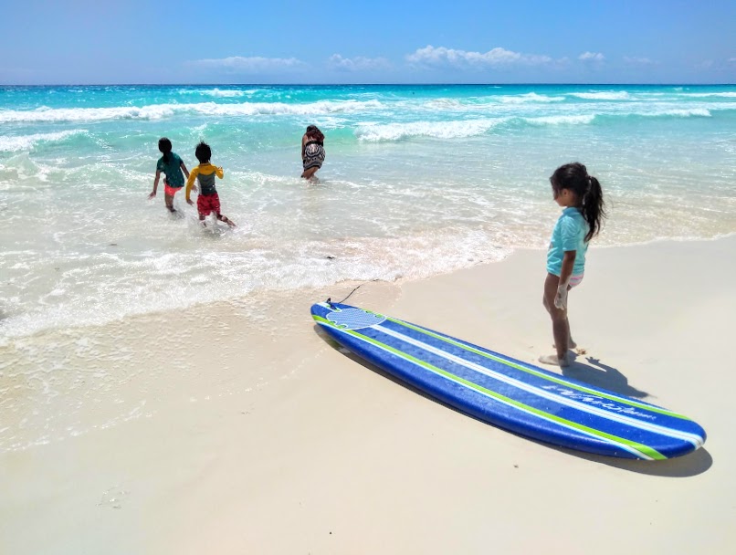最高に綺麗なカリブ海 カンクンのビーチでサーフィン初体験 Cancundays カンクンデイズ